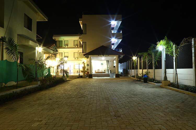 Sia Resort Alībāg Εξωτερικό φωτογραφία